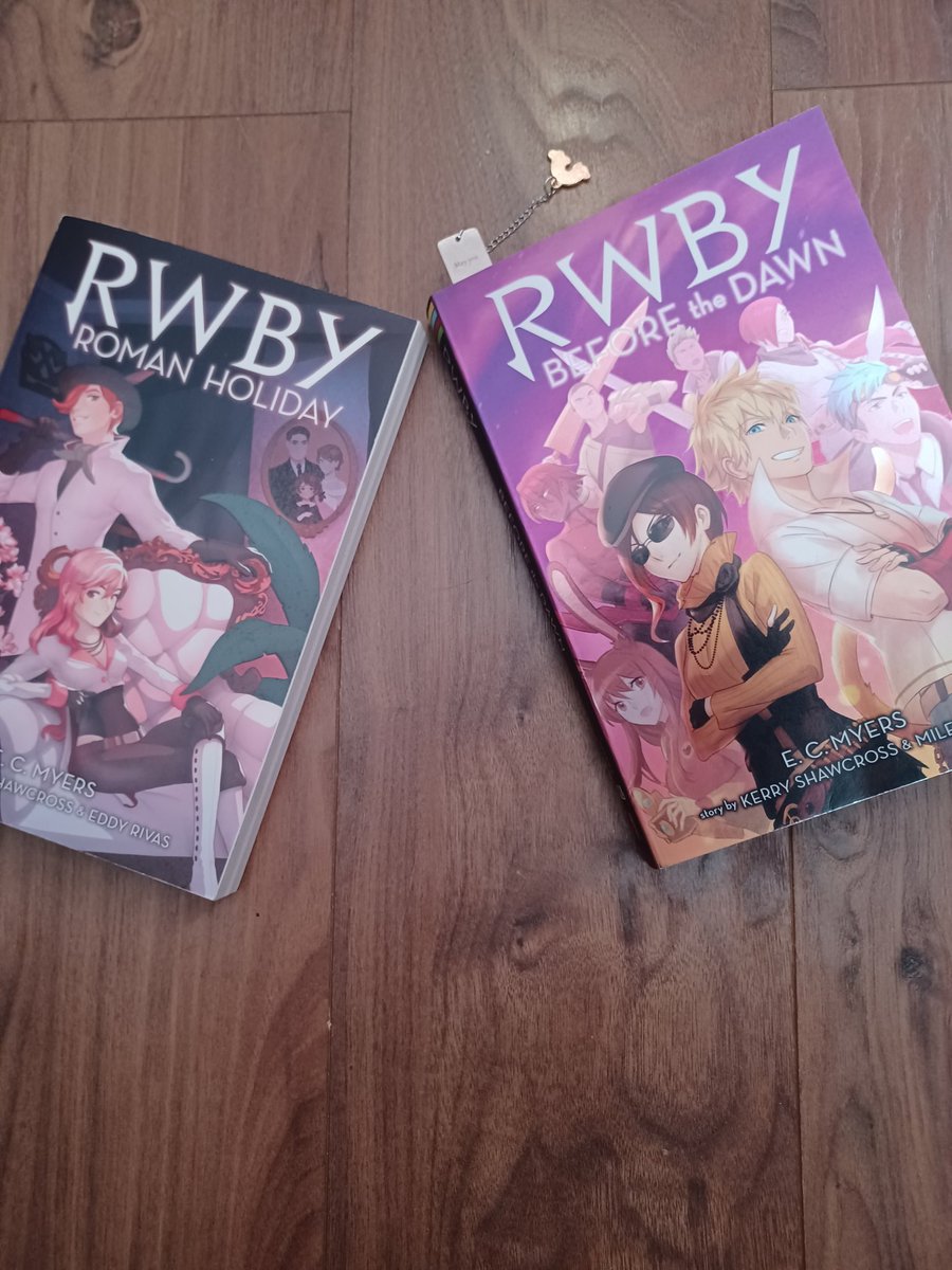 ElliotCInnes's tweet photo. Two new Birthday reads. Starting With the sequel of After the Fall first. Back to it we once go again. Glad to expand book wise even more from a show I love a lot ! @OfficialRWBY
#Reading #RWBY #actorslife https://t.co/acQ2uuNP0O