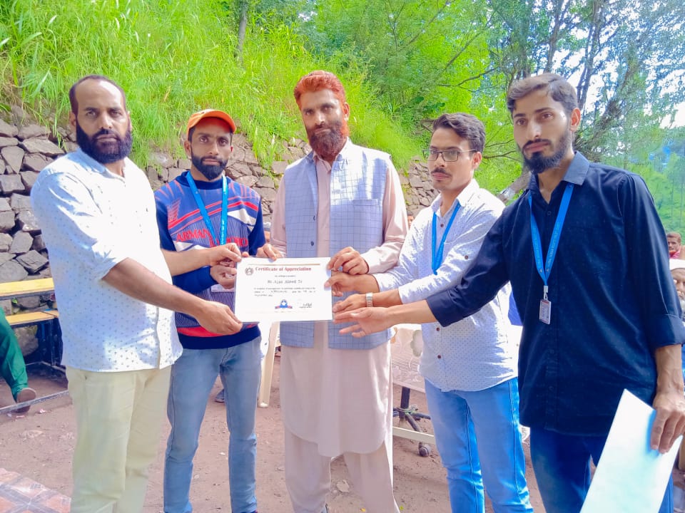 ghrt_India's tweet photo. Global Humans Right Trust (GHRT)

Sept. 05,2022 Mahore Reasi:
Today teacher day celebrate at Govt. Middle. school Gangote which was Sponsored by Global Human Rights Trust H.Q.The Chief Guest at The Occasion was Mr Mohd Israil DDC Member Mahore.@DMReasi @REASIPOLICE @UHqrs @ad_fcs https://t.co/FbPM2V1PNj