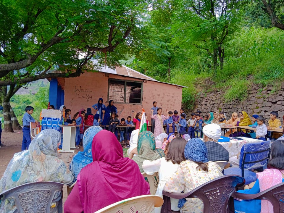 ghrt_India's tweet photo. Global Humans Right Trust (GHRT)

Sept. 05,2022 Mahore Reasi:
Today teacher day celebrate at Govt. Middle. school Gangote which was Sponsored by Global Human Rights Trust H.Q.The Chief Guest at The Occasion was Mr Mohd Israil DDC Member Mahore.@DMReasi @REASIPOLICE @UHqrs @ad_fcs https://t.co/FbPM2V1PNj