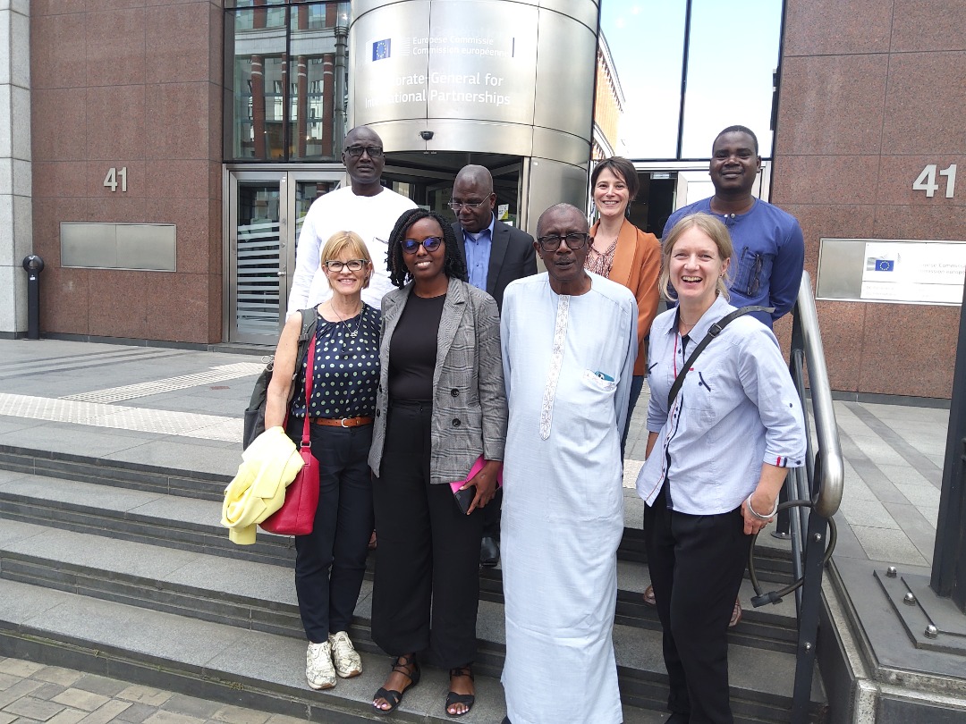 pafo_africa's tweet photo. @pafo_africa @FFP_AgriCord joining forces with
@IFAD for #farmersclimateaction #ClimateActionChallenge #FarmersForFuture #moneywhereitmatters
@EU_Commission #brusselss https://t.co/2xe9lHns9T