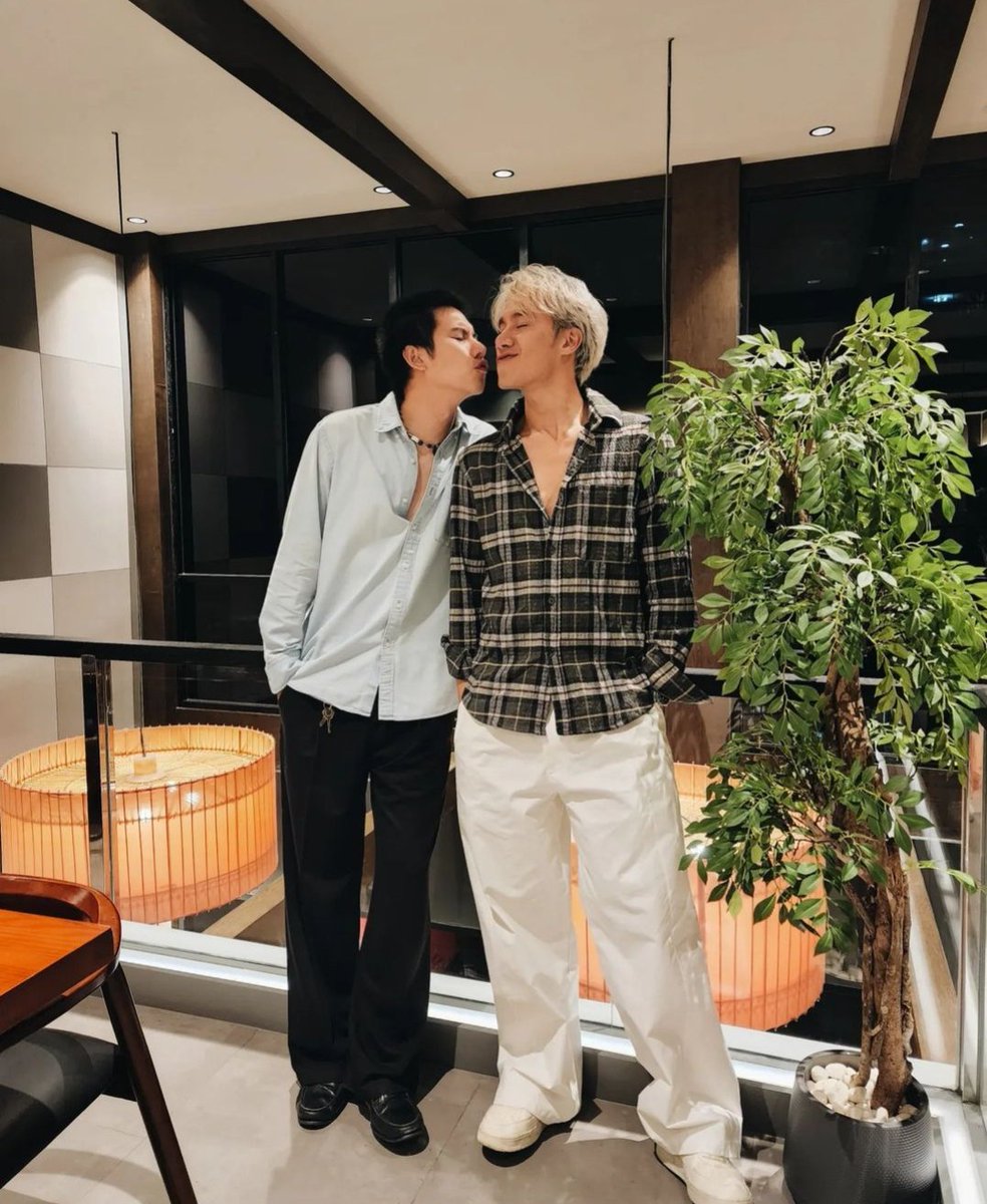 gahanmaxtul's tweet photo. EVERYONE JUST SHUT UP, THEY'RE BACK!! MAXTUL ARE TOGETHER AGAIN AFTER 365253 YEARS 😭😭😭😭 https://t.co/RQqCEvYFlF