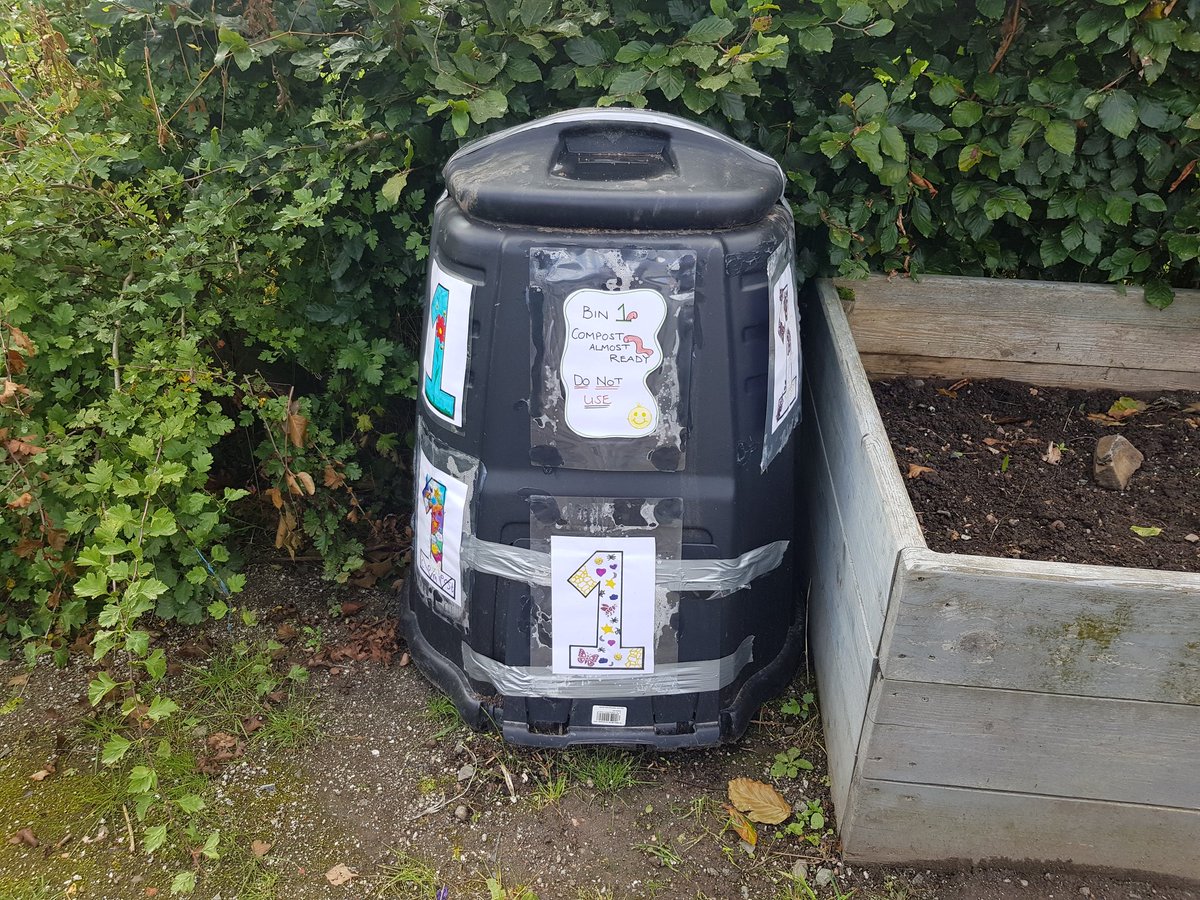 samartin8431's tweet photo. @stclarespserc composting system in place in school garden thanks to our Garden Club volunteers ♻️♻️♻️at Garden club every Monday &amp; Friday lunchtimes 👍🐞Keeeeeep gardening St Clares 👍🐌🐞🌻 https://t.co/ZBP6xmHkVT