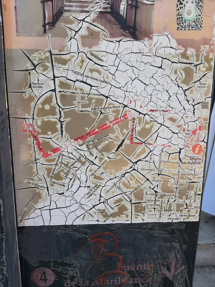 Javi_SerranoG's tweet photo. Sinceramente, el plano no necesita reponerse. Muestra la realidad de Aranjuez: baches, grietas, suciedad, dejadez......... https://t.co/rK38IjKuXR