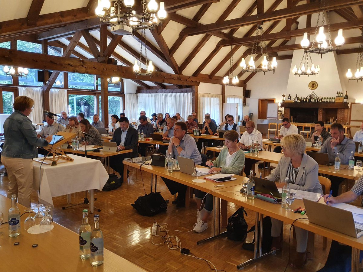 Unsere Vorstösse zur Energiekrise: Gemeinden und Bevölkerung nicht alleine lassen! Produktion erleichtern, Härtefällen lindern und Notlageszenarien koordinieren! svp-bern.ch/medienmitteilu…
<a href="/key_SDA_news/">Keystone-SDA news</a> @srfbern <a href="/radiorjb/">Radio RJB</a> <a href="/kanton_bern/">Kanton Bern</a> <a href="/BernerZeitung/">Berner Zeitung</a> <a href="/SchweizerBauer/">Schweizer Bauer</a> <a href="/sbv/">Schweizer Bauernverband</a> <a href="/bkw/">BKW</a> <a href="/SVPch/">SVP Schweiz</a>