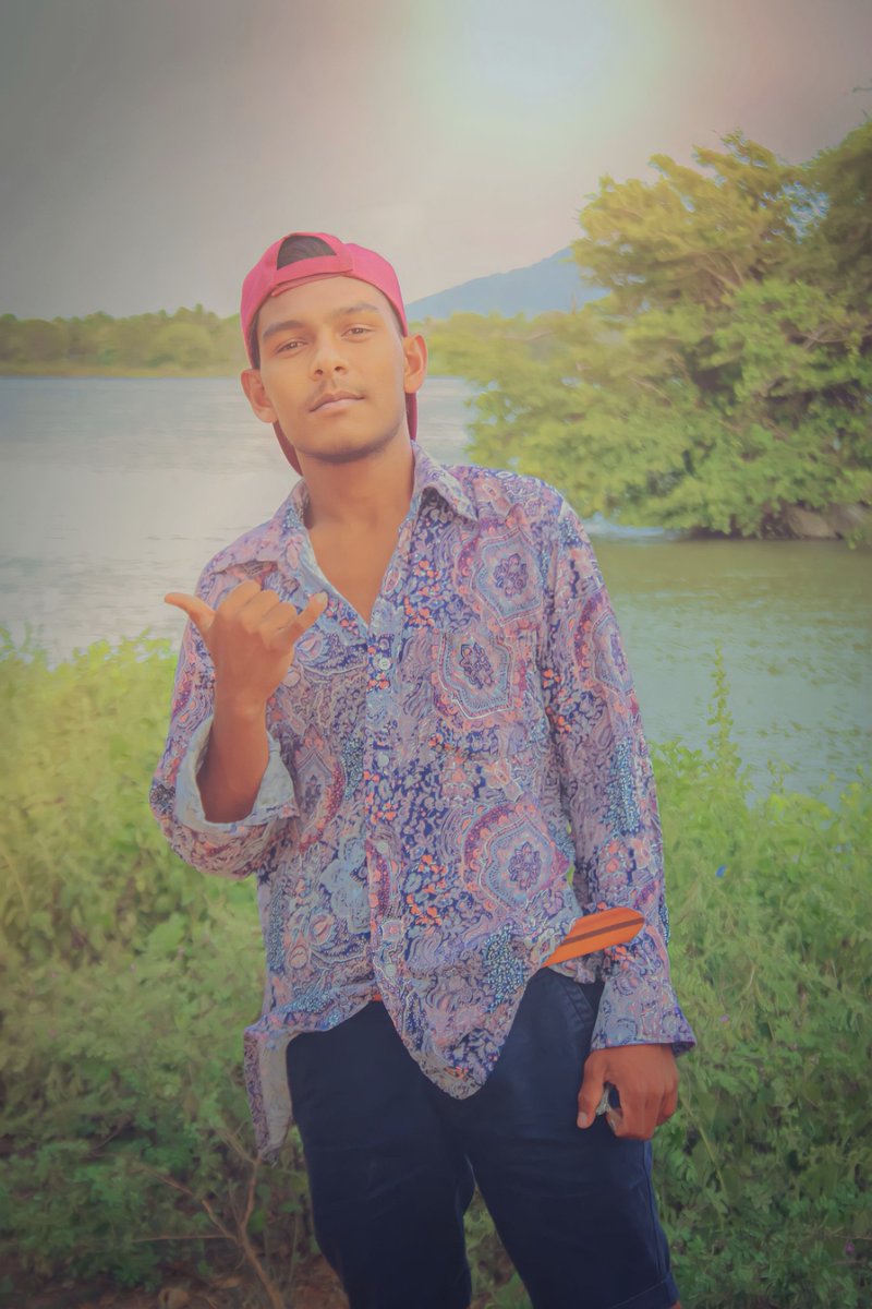 kavee_boy_2's tweet photo. මුලු ලෝකෙටම ආදරෙ කරපන්. ඒත් වැලි කැටෙකට වත් ආස කරන්න එපා._|| ❤️😊🌍 https://t.co/UIKbuAr3Of