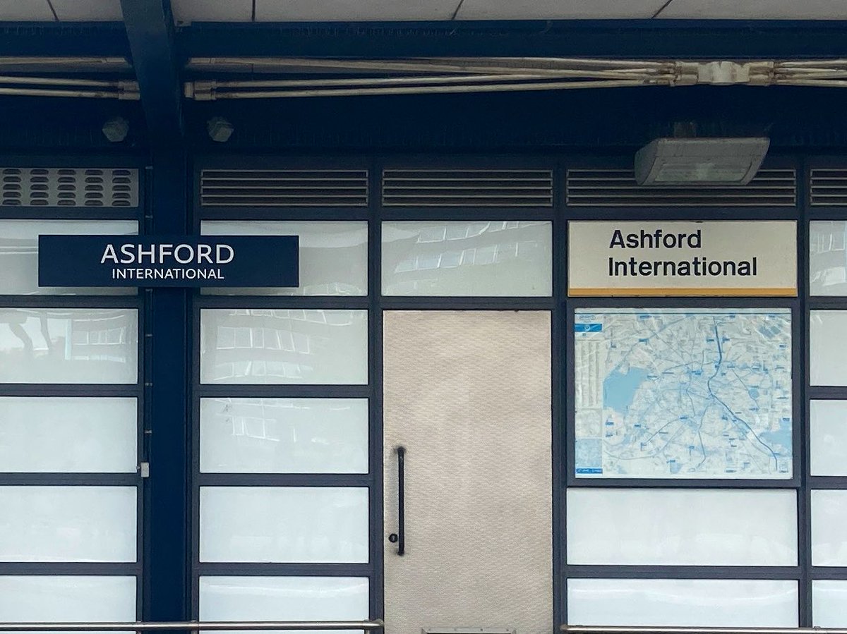 BeautyOfTranspt's tweet photo. Ah, Ashford International and your twin-era signage. https://t.co/T61qhBa0Uk