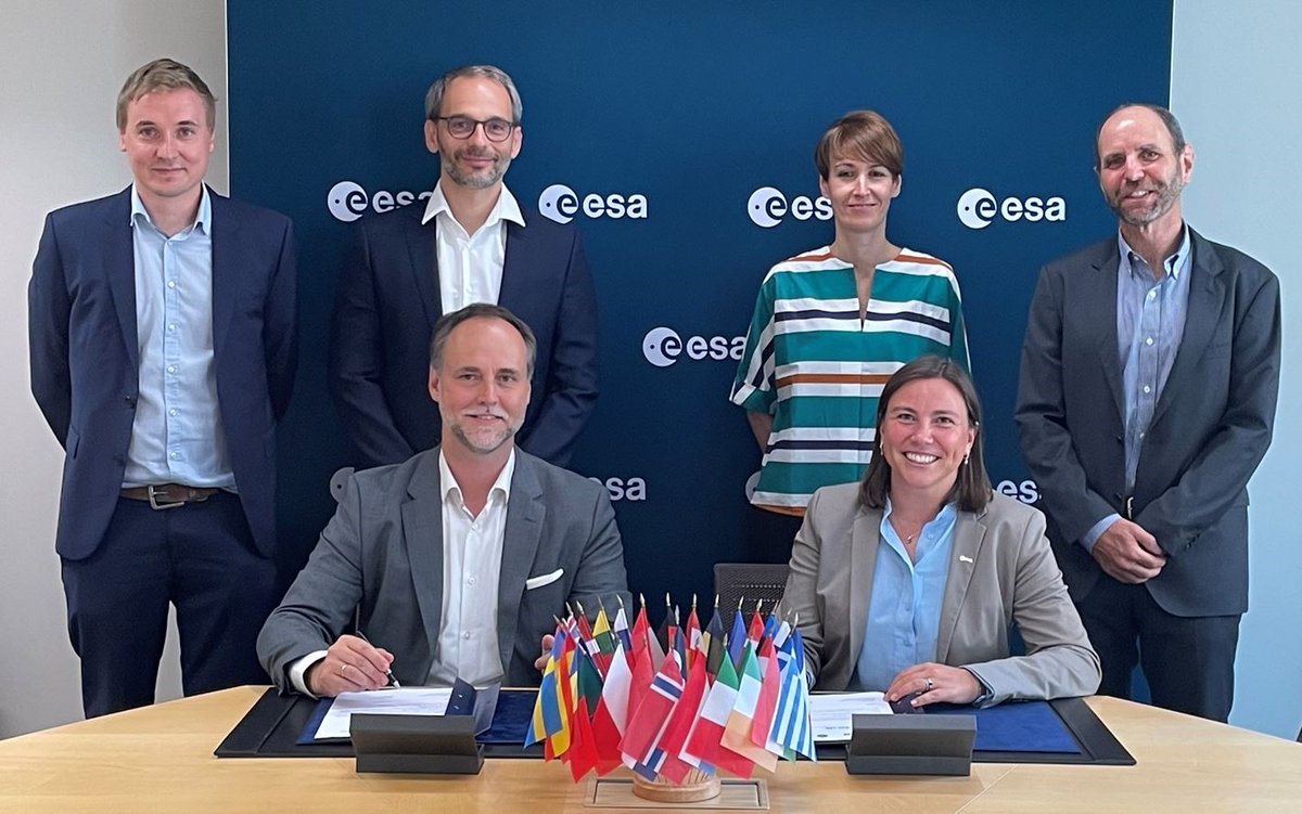 EsaTelecoms's tweet photo. Signature of the #TritonX #microsatellite Demo-1 in-orbit demonstration and validation mission that will bring the platform avionics and star tracker a step closer to commercialisation. Launch planned in October 2023 @LuxSpaceAgency @OHB_SE 👉https://t.co/TRVgBlBPLu https://t.co/k1ejp0cfby