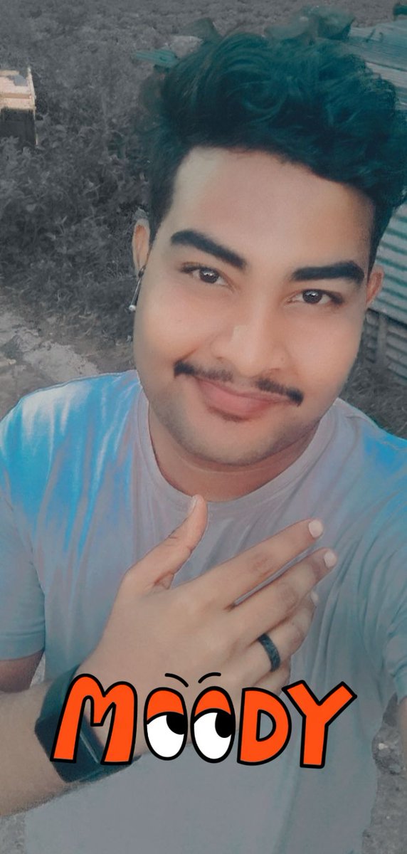 itsShubstweet's tweet photo. uff ye black colour se obsession 😉

but the point is-yrr ye Snapchat sala need se jage huye insaan ki bhi photo ko aise dikhat hai jaise abhi naha kr nikali ho
it true..😅😅proof⬇️ https://t.co/obvZNqK9Xc