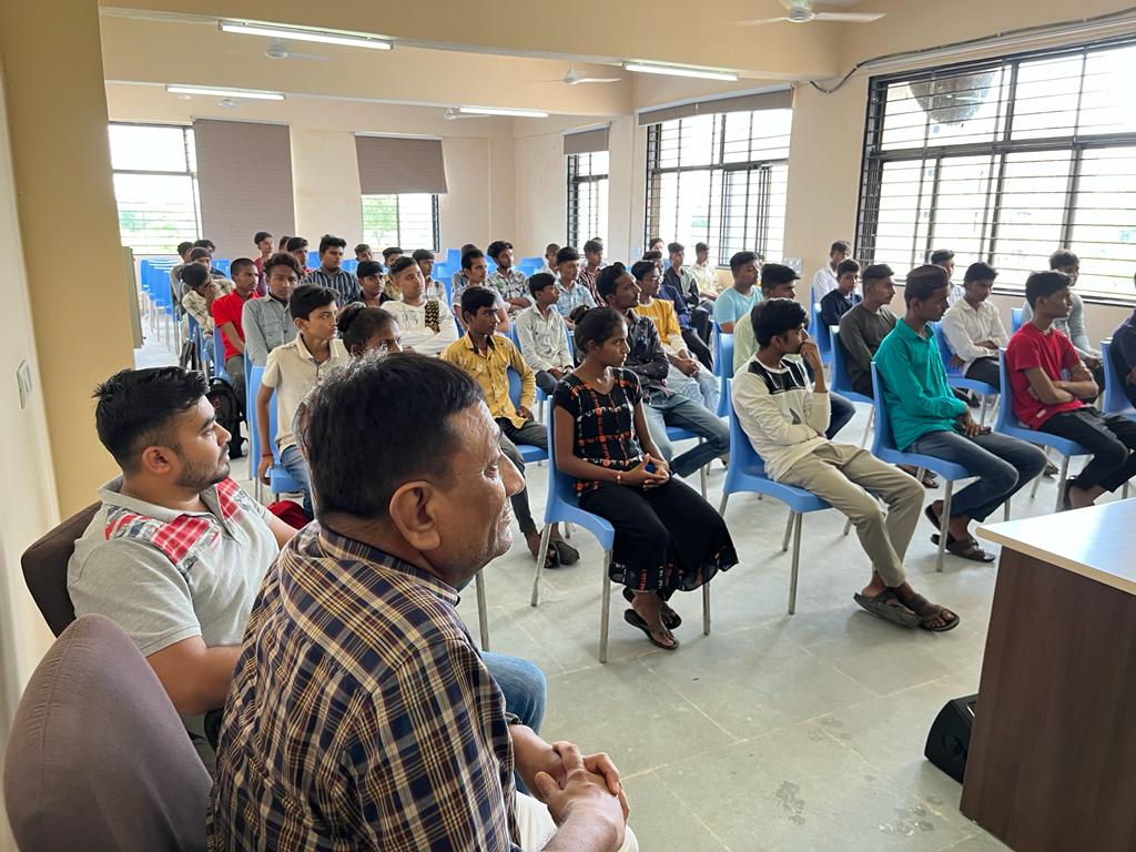SojitraMam's tweet photo. Voters Registration Camp at Sojitra Government College and Sojitra GIDC.
#novotertobeleftbehind @CollectorAnd @EroSojitra @CEOGujarat https://t.co/iJhDMCHEyt