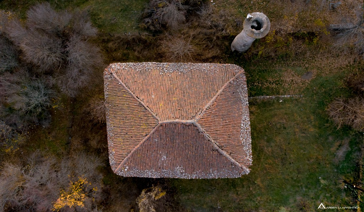 UNDP_Kosovo's tweet photo. 📢 The 2nd restoration camp is just around the corner. We invite students of #culture, #architecture &amp; related fields to apply if you want to learn about methods of restoration &amp; revival of #CulturalHeritage. The camp will take place between 19-30 September in Novobërdë/Novobrdo. https://t.co/0VcZZMlnRI