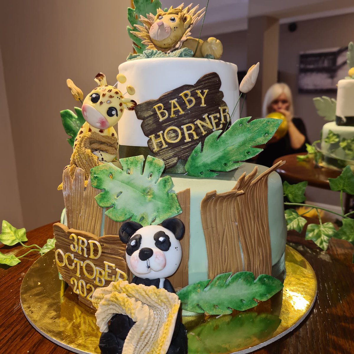 Baby Shower Cake for my 
loves🦒🐅🐼🎂👶🏻💙 
#safari #animals #cake #cakeart #cakedesign #cakedecorator #babyshower #itsaboy #baker #baking #homemade #handmade #sugarcraft #fondant #cakes #celebration #family #cakedecorating #spongecake #lion #giraffe #panda #cakedesigner