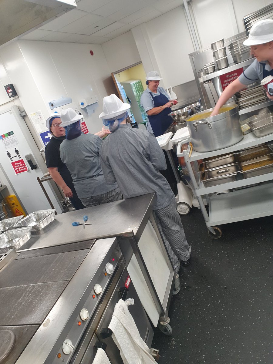 Great to see Industrial Kitchen placements back again 😀 over 70 pupils will access this opportunity this year. Thank you to Liz and St Kent's Kitchen staff for allowing this to happen 👨‍🍳