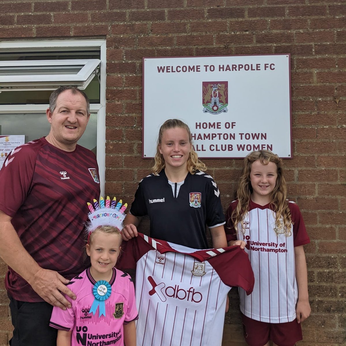NTFCWomen's tweet photo. New Sponsor Alert 🚨

Many thanks to @Workwear_NN for sponsoring Club Captain @ZoeBoote for the 2022/23 @FAWNL season!

There are a limited number of first team &amp; development team players still to sponsor, please contact Damon.Fox@ntfc.co.uk (@fox_damon) for more information👇 https://t.co/rFZ9uwrVqF