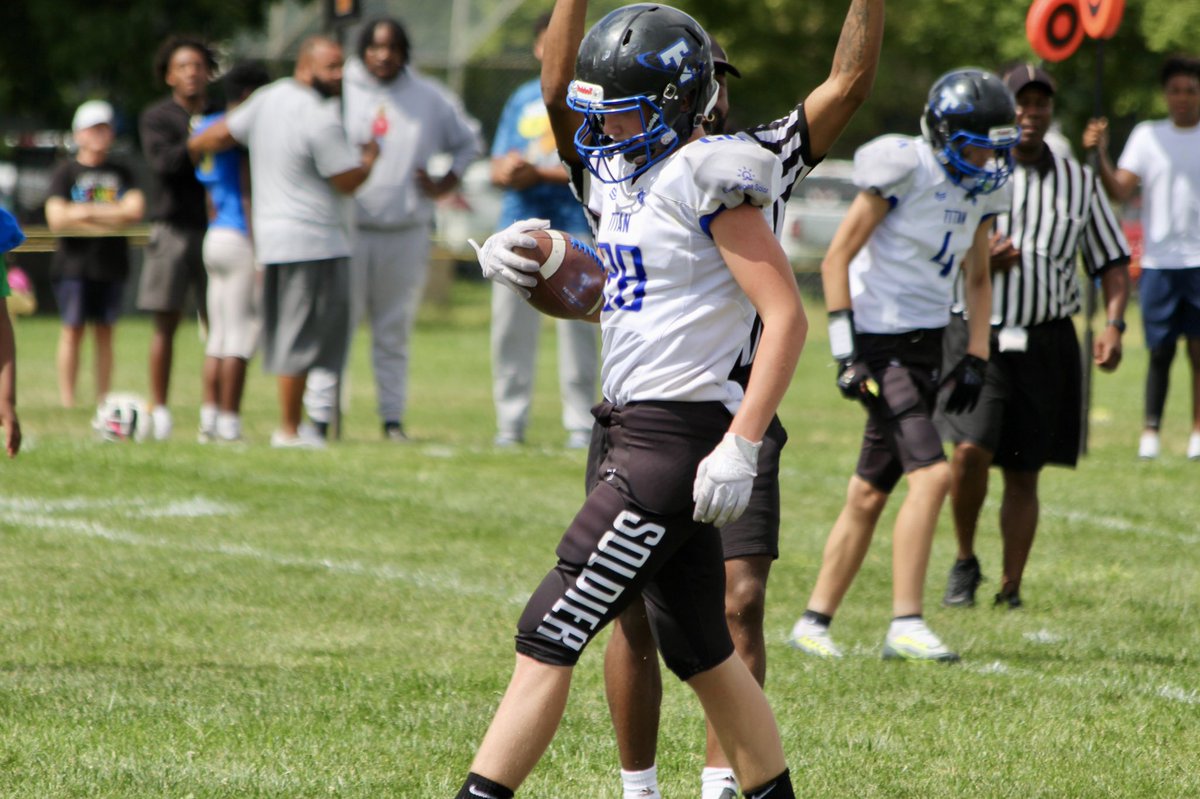 tinaripple's tweet photo. Let’s go Rip! #jrtitans https://t.co/bWngPES5lM