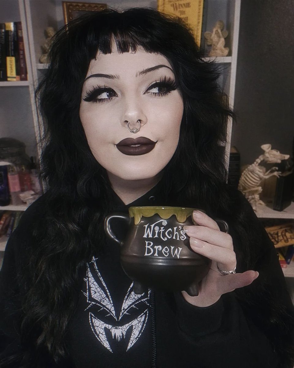 VampireFreaks's tweet photo. Do you prefer tea or coffee in the mornings? 👀☕️🧙‍♀️

@little_winter_wolf takes her morning cup in our oozing Witches Brew mug! 🥰

#coffee #tea #mug #spookyhomedecor #gothhomedecor #spookymug #spookylifestyle #vampirefreaks #gothic #goth #gothlife #alternative #witchy #witchlife https://t.co/LFNt5ETcC1