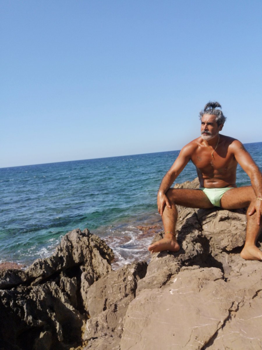 JulioMannino's tweet photo. #FelizInicioDeSemana #lunes #sicily #messicanoasicilia #siciliavacation https://t.co/HRgn7klt64