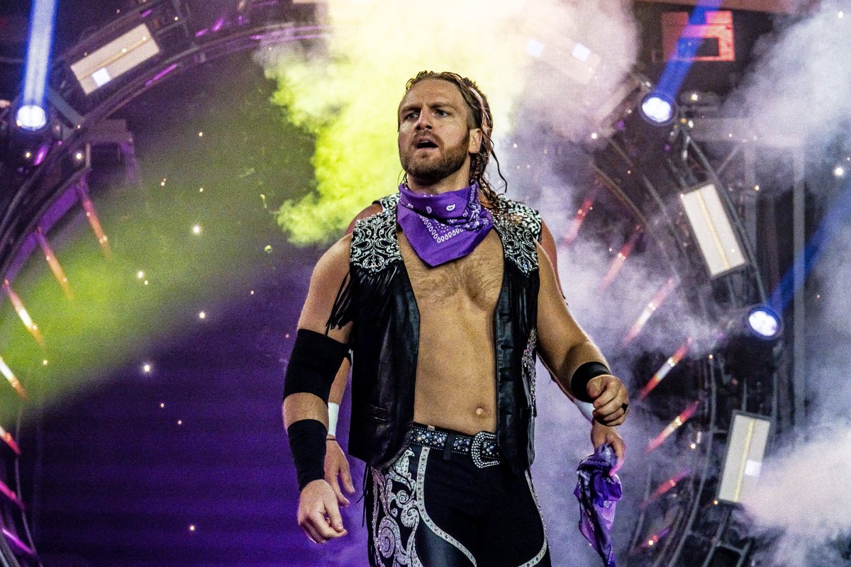 theAdamPageOOC's tweet photo. Hangman #AEW #AEWAllOut #AEWAllOut2022 #KennyOmega #CMPunk #AdamCole #Hangman #BTE #YoungBucks https://t.co/ax7vP1RiZK