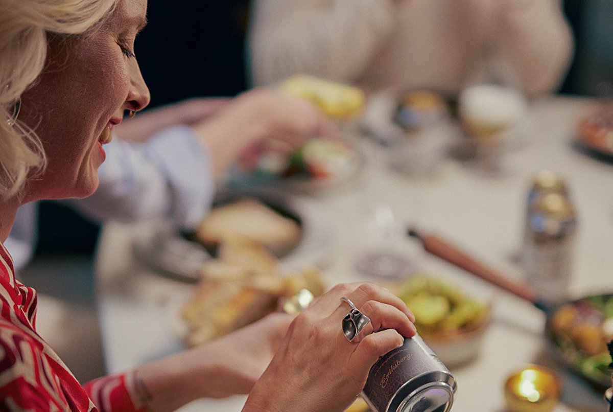 Så länge kan vi (inte) vara utan mobiltelefonen och kändisen vi helst är avkopplade med carlsbergsverige.se/newsroom/sa-la…