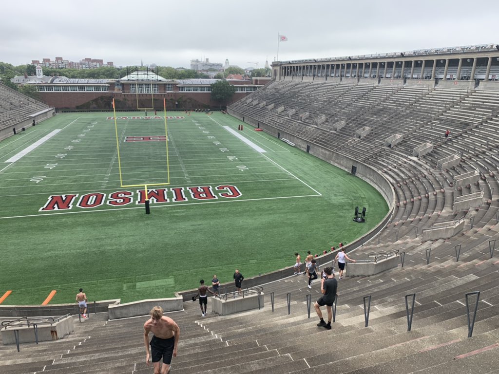 Newman_Hoops's tweet photo. Good morning! #CrimsonRun #OfBoston https://t.co/siFM1sv0Cf