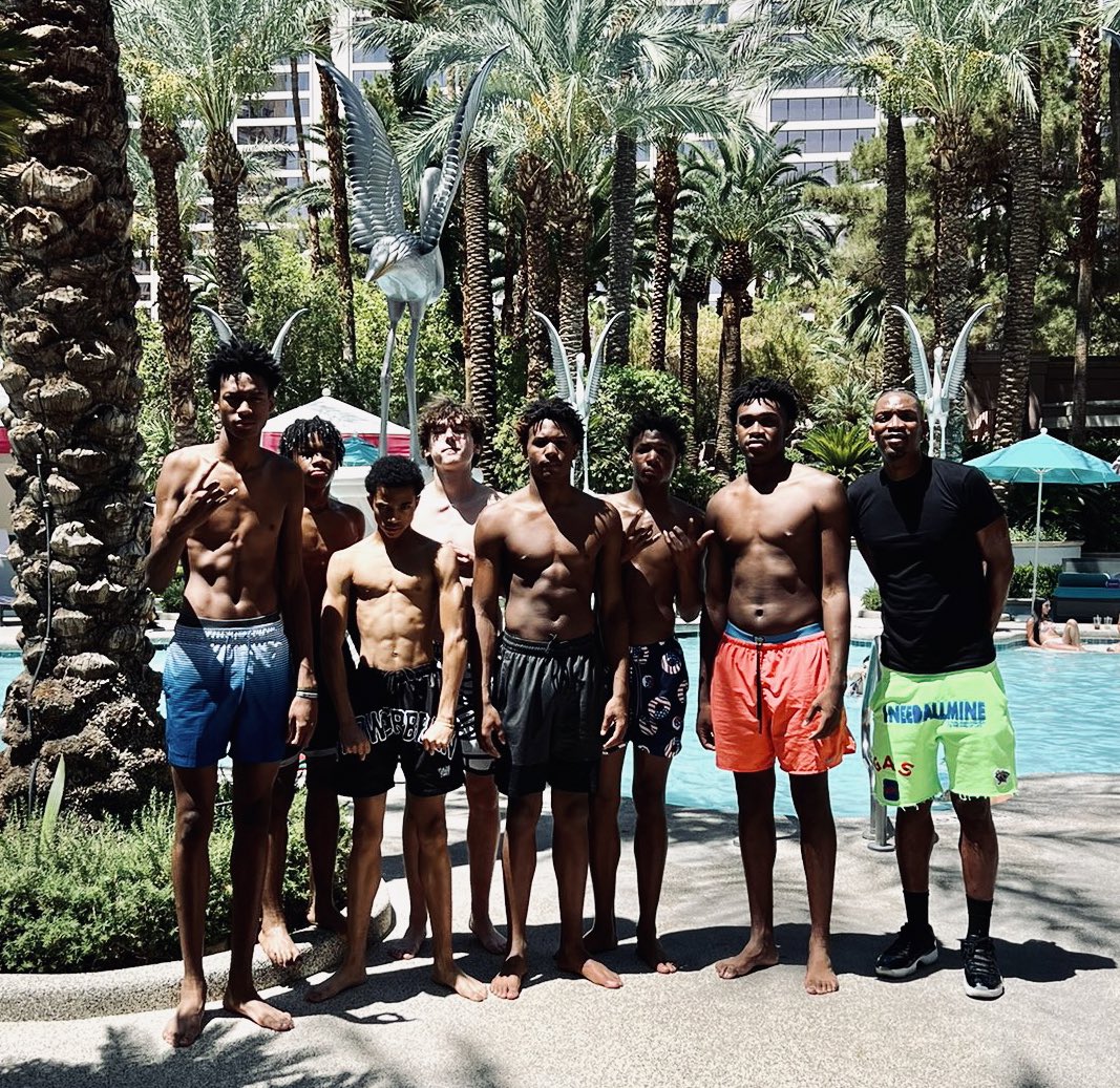 DorianJ22clb's tweet photo. Rest up Coach Dwayne 🫡 .. "No matter how hard it gets, stick your chest out, keep ya' head up and handle it." #FIRMNATION 🙏🏿 https://t.co/tGlFw1UTcl
