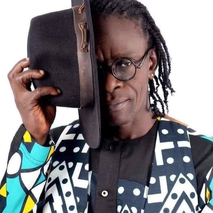 live_total's tweet photo. Hello la famille.
Nos guests de ce lundi 5 septembre dans le #totallive sur TaxiFm : #EricMc et #mescocgce 
Rendez-vous à 17h GMT sur la 93.1fm
#taxifm https://t.co/tdEy7prIfo