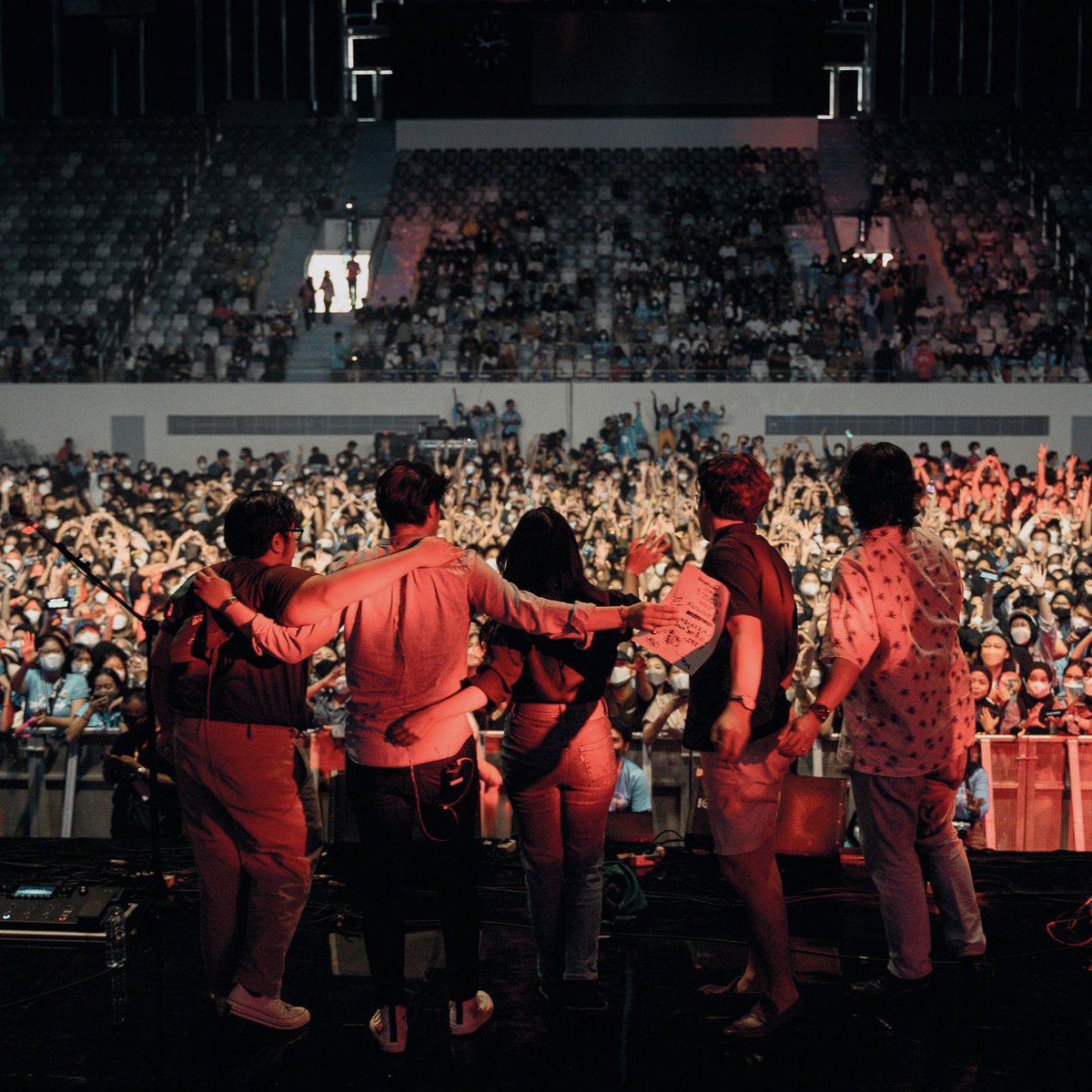 reality_club's tweet photo. How was your weekend, guys?

Well, we had TWO shows on Saturday &amp; Sunday, and both were AMAZING! 

Thank you to both @SkyAvenue2022 and @manggungdi for having us and letting us do what we love the most 🎤🥁🎸 and thank you to everyone who came and sang to every word of our songs! https://t.co/4FI0tgzhqM