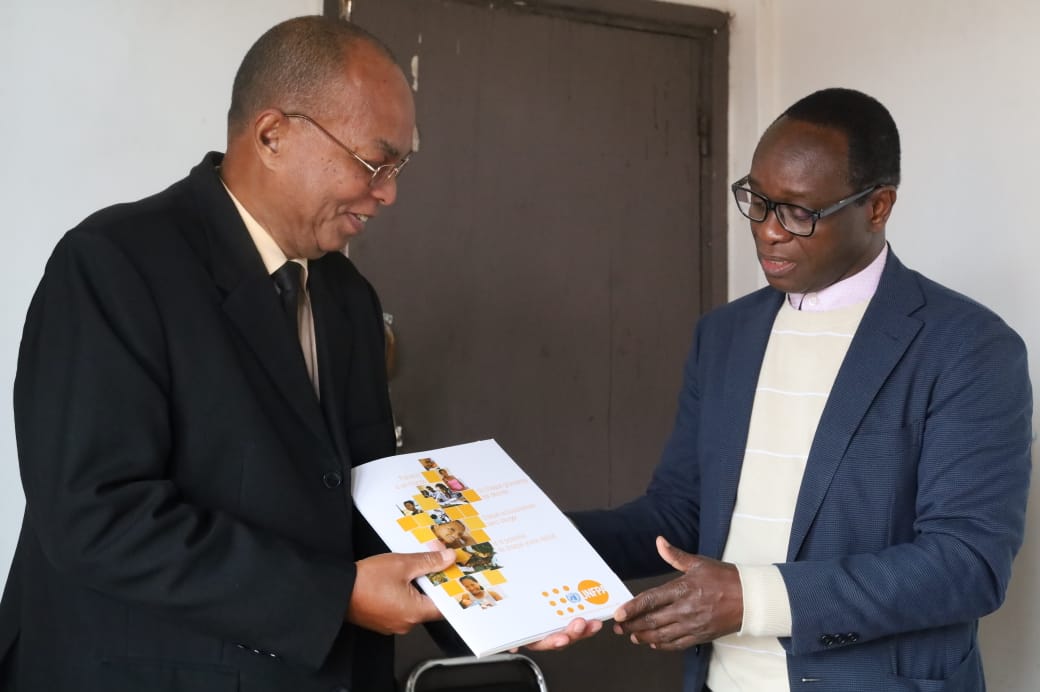 UNFPAMadagascar's tweet photo. 1/3
When cyclones🌀 #Batsirai &amp; #Emnati hit South-East Mdg🇲🇬, @UNFPA promptly stepped in, supporting Govt to strengthen #resilience of affected women &amp; girls.

Today, on official mission to Vatovavy region, @KkouameKoffi met w/ the regional authorities to discuss progress made. https://t.co/P32HbYfPRB