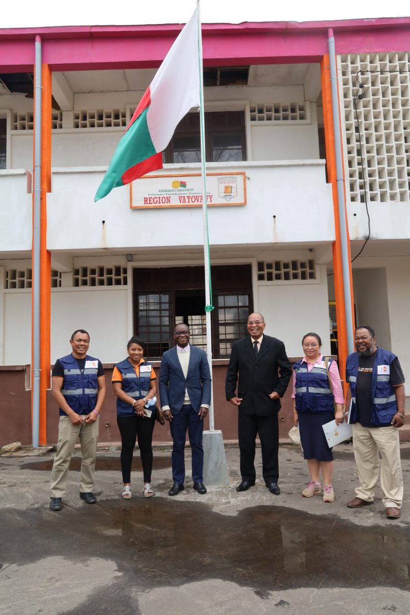UNFPAMadagascar's tweet photo. 1/3
When cyclones🌀 #Batsirai &amp; #Emnati hit South-East Mdg🇲🇬, @UNFPA promptly stepped in, supporting Govt to strengthen #resilience of affected women &amp; girls.

Today, on official mission to Vatovavy region, @KkouameKoffi met w/ the regional authorities to discuss progress made. https://t.co/P32HbYfPRB