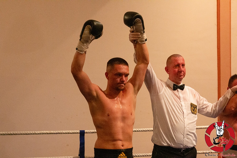 Fotos von der 3. Fight-Night in Güdingen online:
bit.ly/3eou7kF
#boxen #boxing #fight #germany #kampfsport #fighting #fight #fighter #boxeo #champion #knockout #tinaschuessler #saarbrueckewn #saarland  # guedingen #cb