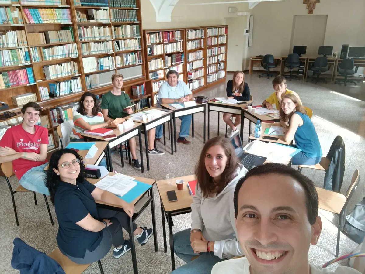 _SantAlessandro's tweet photo. Il 3-4 #settembre i nostri #catechisti e #animatori hanno vissuto il tradizionale #ritiro in preparazione al nuovo anno, ospiti della casa salesiana di #Mornese 😊💒🔇 Il tema: "Dare anima... dando l'anima!" 🔥 grazie! 😄
#ritiroanimatori #Mornese22 #SantA #insiemeèpiùbello https://t.co/MYnwuSwLmv