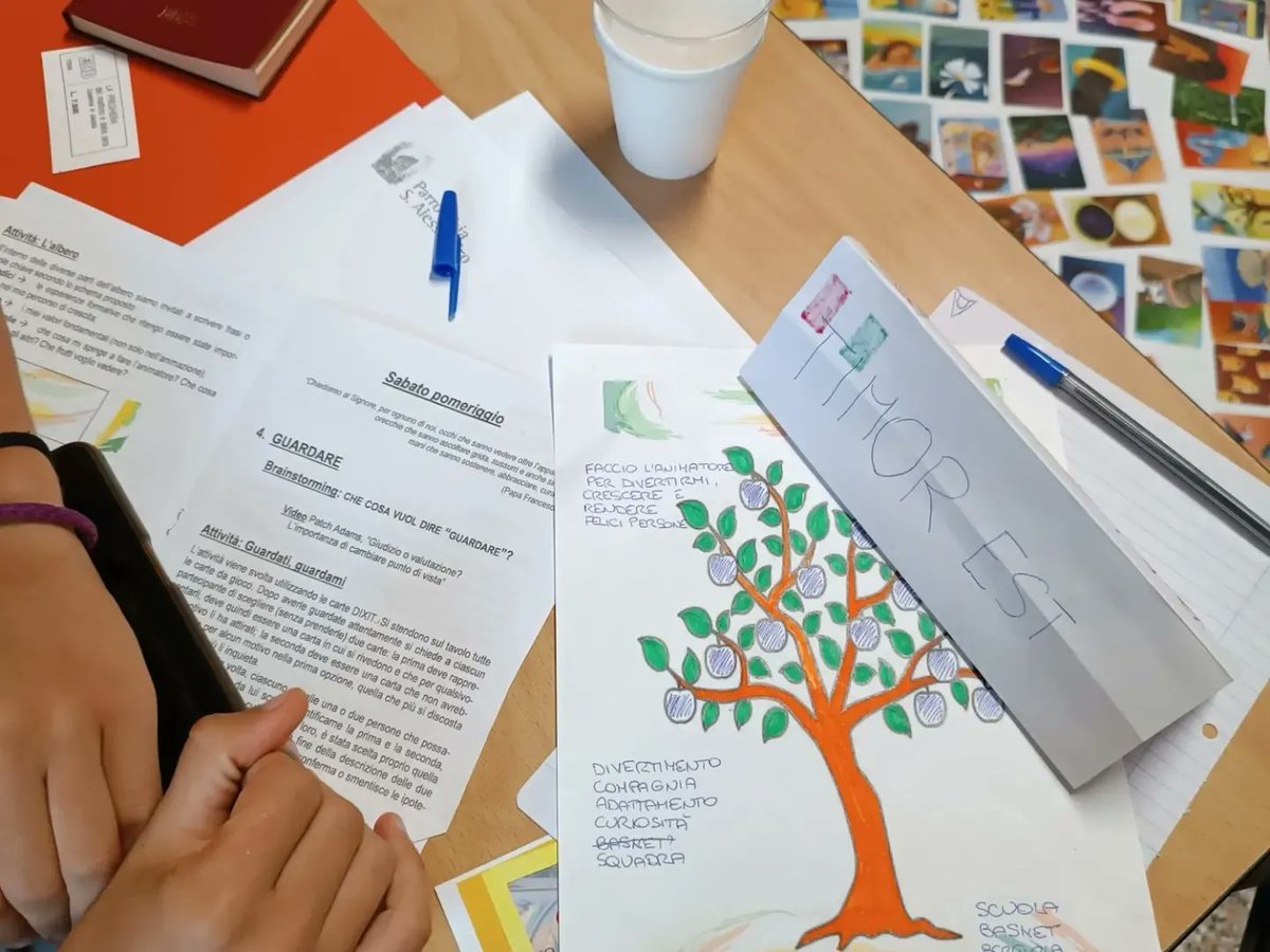 _SantAlessandro's tweet photo. Il 3-4 #settembre i nostri #catechisti e #animatori hanno vissuto il tradizionale #ritiro in preparazione al nuovo anno, ospiti della casa salesiana di #Mornese 😊💒🔇 Il tema: "Dare anima... dando l'anima!" 🔥 grazie! 😄
#ritiroanimatori #Mornese22 #SantA #insiemeèpiùbello https://t.co/MYnwuSwLmv