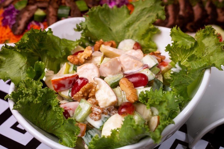 The_Grill_House's tweet photo. Salads don't have to be
boring.The Waldorf salad takes healthy eating to the
next level with fresh lettuce, crunchy apples and
nuts, chicken all in a creamy dressing 🤤 https://t.co/L6LjM0Jttg