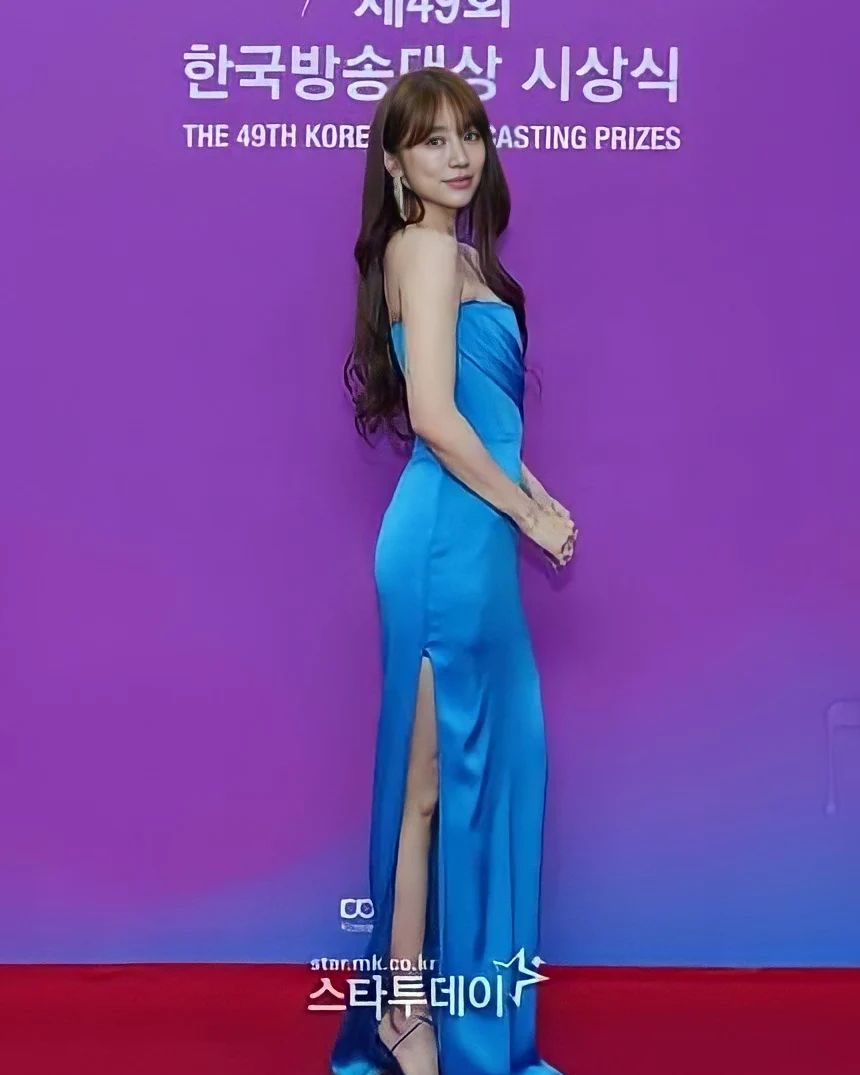 YEH_Arab's tweet photo. 220905|| حضرت يون اون هاي اليوم حفل جوائز the 49th Korea Broadcasting Award لتقديم جائزه 💙 https://t.co/f5VXWkxROf