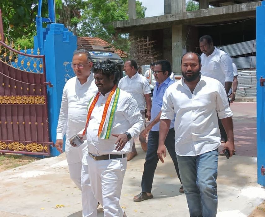 IlainarM's tweet photo. *இளந்தலைவர் ராகுல்காந்தி MP
அவர்களின் இந்திய ஒற்றுமை
 பாதயாத்திரை*
 குமரியில் இருந்து செப் 7 ம்தேதி  நடைப்பயணம் துவங்கும் இடத்தையும், தலைவர் ராகுல்காந்திக்கும் அவருடன் நடைப்பயணம் மேற்கொள்ளும் காங்கிரஸ் நிர்வாகிகள் தங்கும் இடங்களையும். https://t.co/zKoBlQcJbb