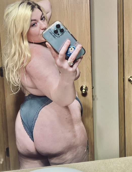 I hope your day is as nice as my #ass! https://t.co/2yG2U3dpNc<a href="/tag/ass"class="tags">#ass</a>