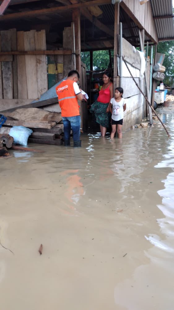 edvinwilfredo's tweet photo. #Peten #Inundaciones | En Aldea las Pozas #Sayaxche hay alrededor de 30 personas afectadas por lluvias. Cobres evalúa daños en el ares, torrenciales lluvias de las últimas 24 horas han provocado inundaciones en diferentes sectores. https://t.co/OIW2uVHjNv