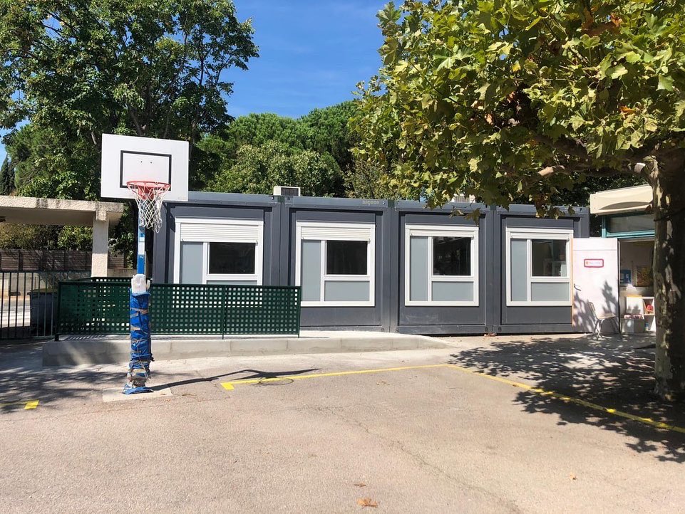 LaBressola's tweet photo. 👏🏻 La Bressola del Soler estrena per aqueix curs la renovació completa d'una classe. Els mainatges de Cicle 3 són molt contents! L'Associació dona les gràcies al municipi del Soler per aqueixes obres 😃
#ElSoler
#LaBressola
#CatalunyaNord https://t.co/zyHs9JPjuM