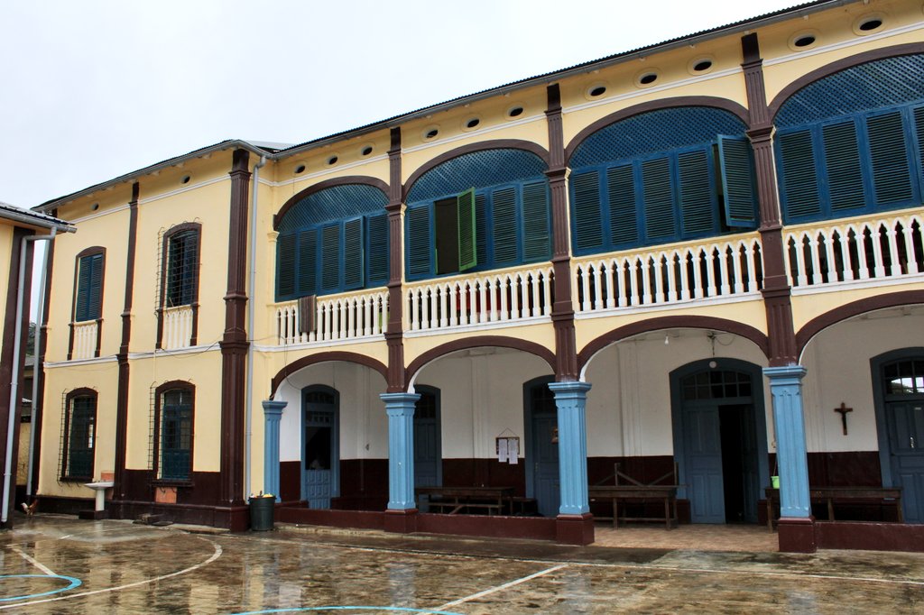 guineaturismo's tweet photo. Lo de Batete es otra cosa. Todo el pueblo está lleno de historia.
Conoces la localidad? 🇬🇶
#guineaturismo #batete #biokosur #Historia #GuineaEcuatorial https://t.co/dxWTTKZyel
