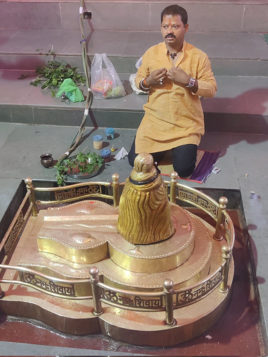 khndwawala's tweet photo. !!! #देवो के #देव #महादेव सब #देवो ने तुमको #पूजा 
                       #तुमसे #बड़ा ना कोई #जग में #दूजा !!!
#मुझे #वैभव #कीर्ति ना #यश चाहिये 
 #सदा तेरे ही #नाम का #सुमिरन करुं ऐसा #वरदान चाहिये
                    !!! जय जय #महादेवगढ़ !!! https://t.co/hw8Ge3g8Xz