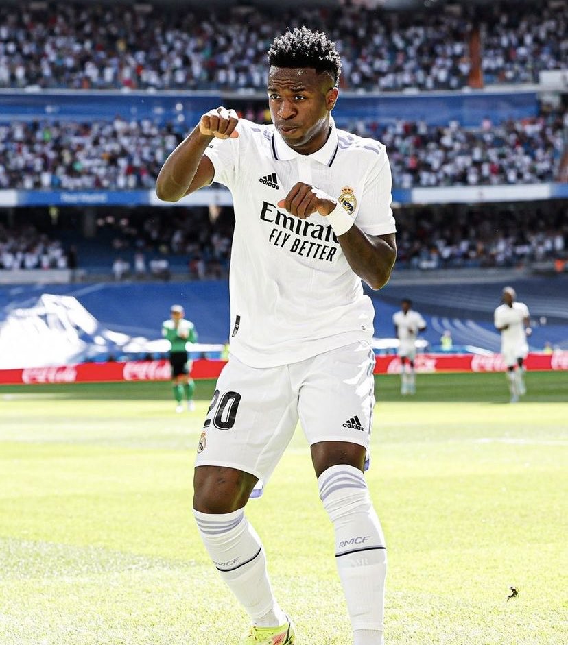 🚨ÚLTIMA HORA | VINICIUS ya tiene la nacionalidad española

⚪️El jugador del Real Madrid ya no ocupará plaza de extracomunitario.