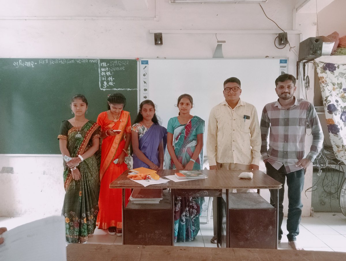hardev_vala's tweet photo. બોરીગાળા પ્રાથમિક શાળા(મુખ્ય),માંડવીમાં શિક્ષક દિવસની ઉજવણી વેળાની તસ્વીરો.
#HappyTeachersDay2022 #Borigala #Mandvi #Surat https://t.co/uBxKbOMIkr