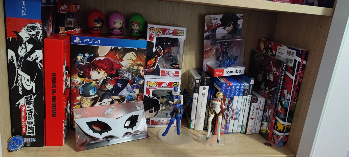 The_Dravas's tweet photo. @PersonaSpain Esto para mi PS5 y mi colección de Shin Megami Tensei sería lo más 😍 #SH2PersonaSpain https://t.co/qnGGY802Wz