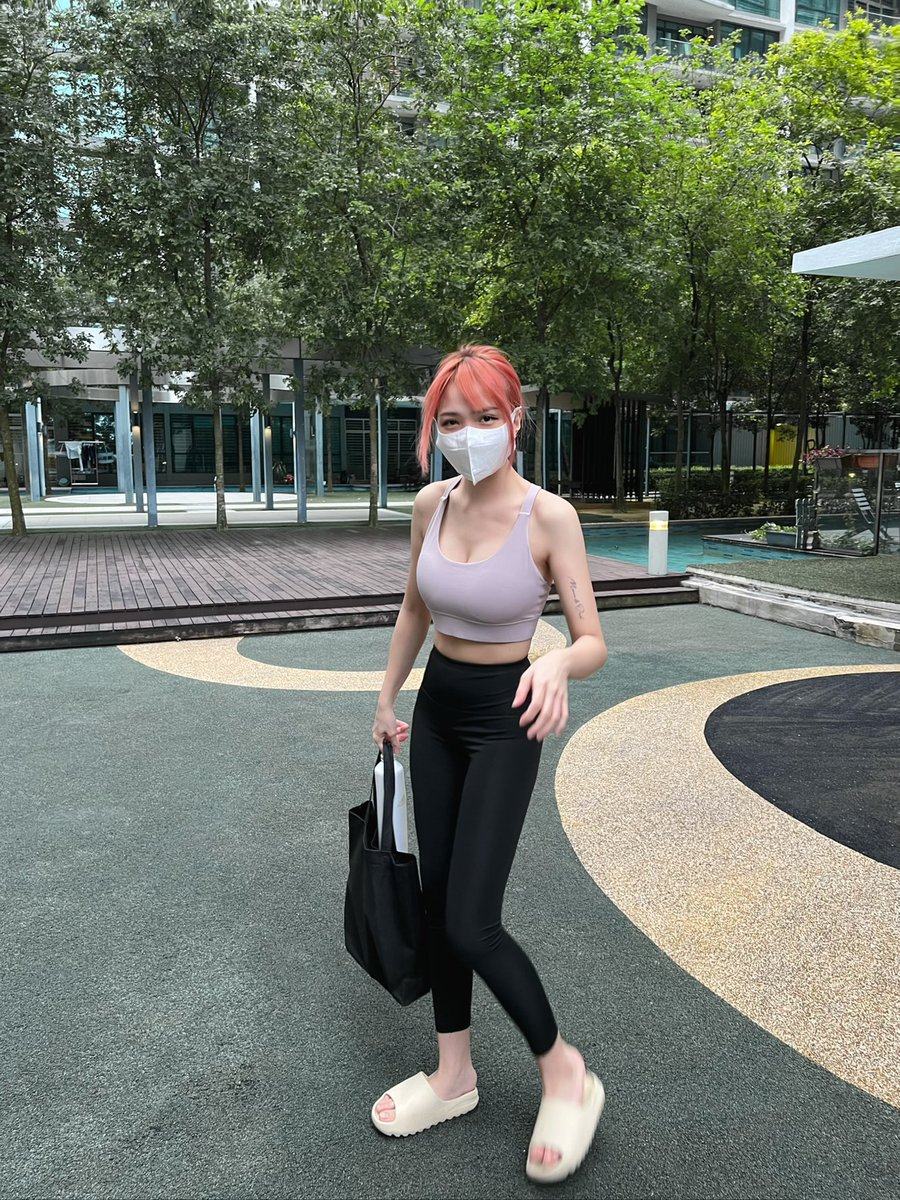 Selina tweet media