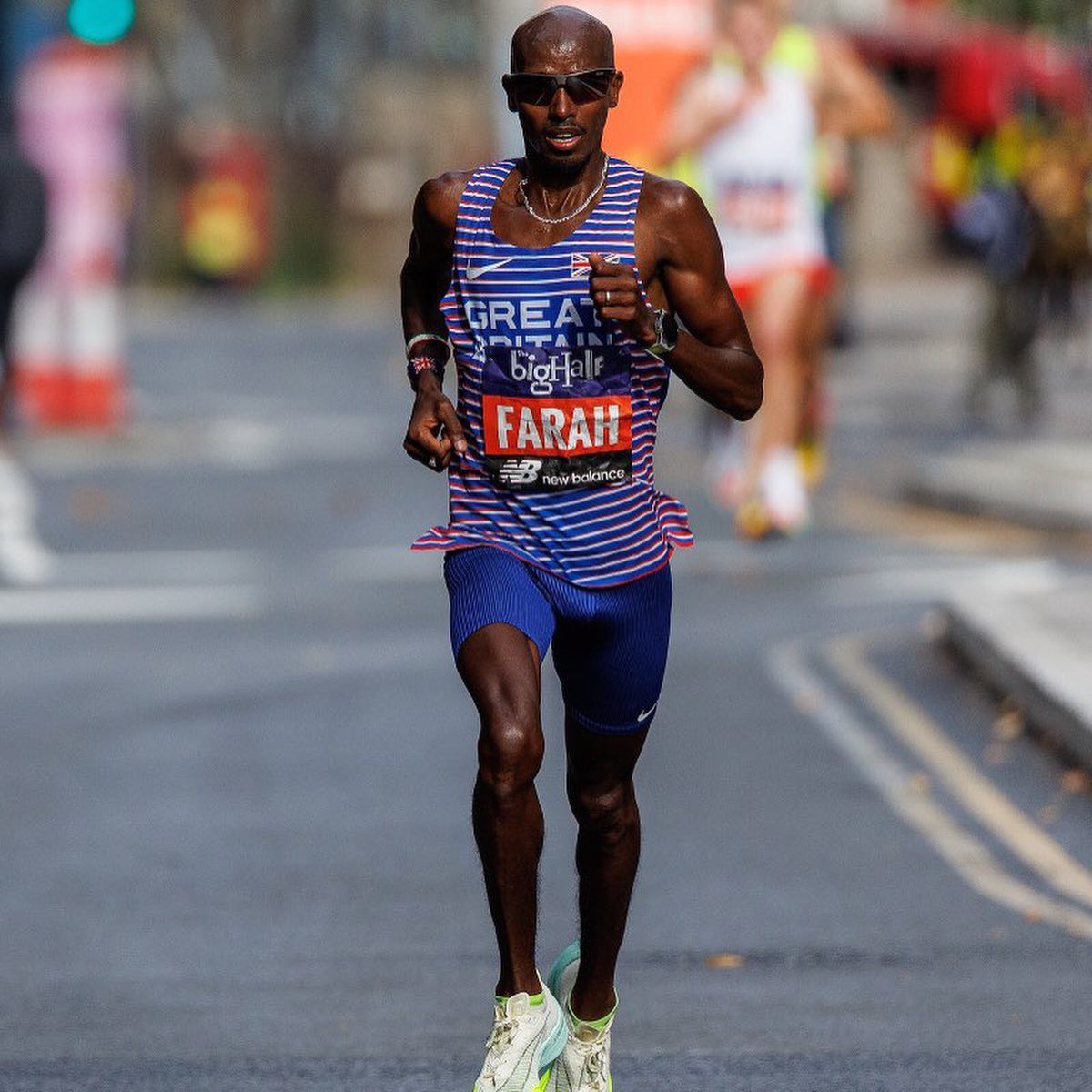 HuaweiMobileUK's tweet photo. Huge congratulations to Sir @mo_farah for his third win at the @officialbighalf yesterday! π₯
An amazing achievement, supported by the #HUAWEIWATCHGTRunner every step of the way. β #OneMoMile https://t.co/kAbzHgY6eW