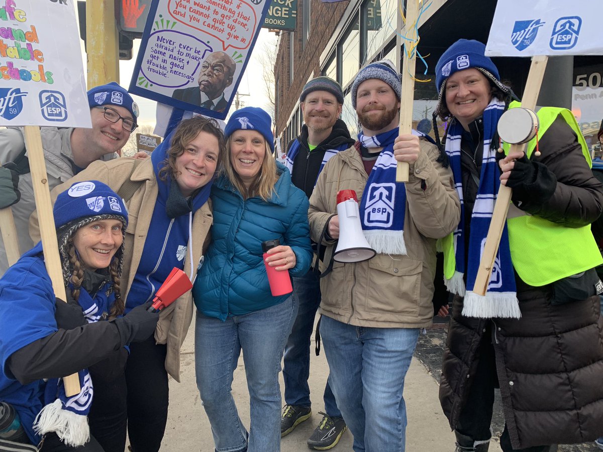Norvell4SchBd's tweet photo. On this #LaborDay I am grateful 4 the endorsements of labor unions. This past wknd, sharing time in community, reflecting on the labor union mvmnt, I am encouraged by so many & proud to work w/these orgs for fair labor practices & wages. #solidarityforever #mrlf @MinneapolisDFL https://t.co/vcY4tGHu5D