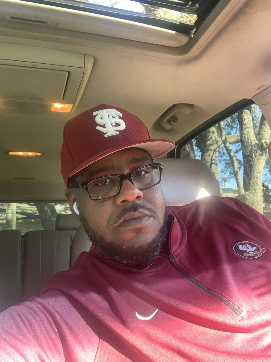 cornbread904's tweet photo. @KayshonBoutte1 you ever had honey fried chicken bro? Go holla at J Wigg at Frigg Players Dining Room. You would love it in Tallahassee!!! https://t.co/3WMpDfwsDo