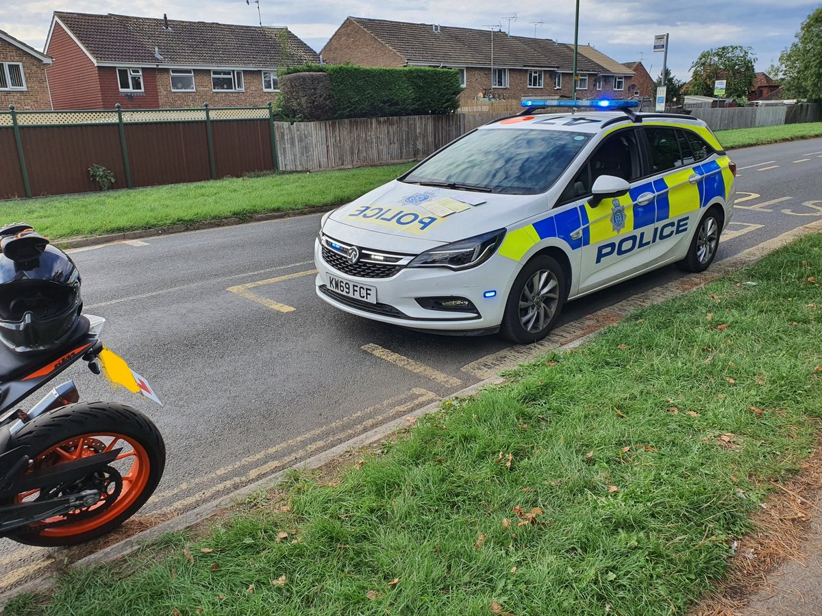 Continuing our focus on nuisance motorbikes in #Holbrook in #Horsham. Loud doesn't always mean illegal, but not all exhausts are fit for the road. Fines and defect rectification forms issued. We will continue to educate and enforce to address residents concerns. #EA095 #PCSO29348