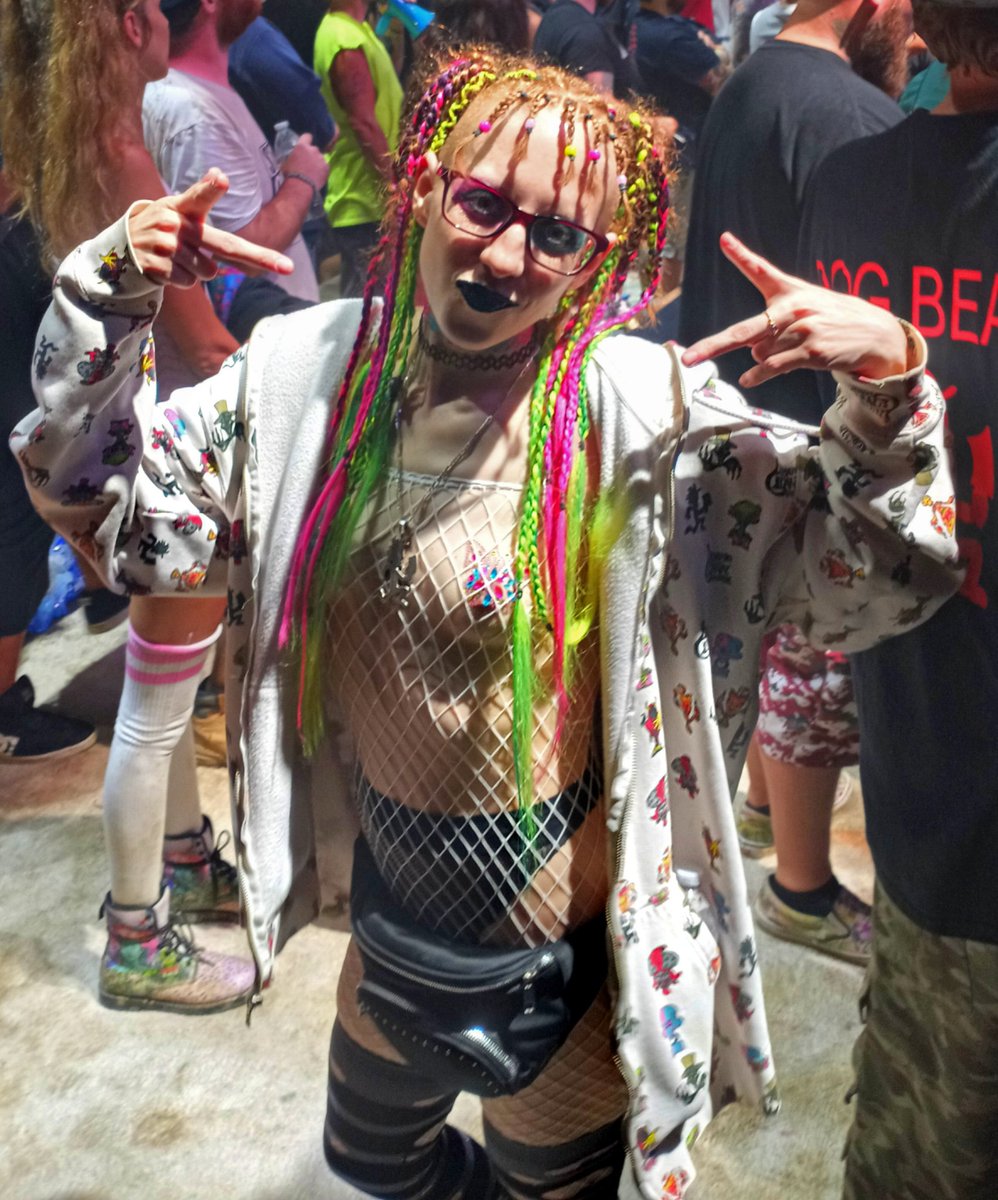 brigidbites's tweet photo. Watchin JCW w the squad is always a blast 💖 #gotj22 📷 @dotstrife https://t.co/aFlN5qTciV