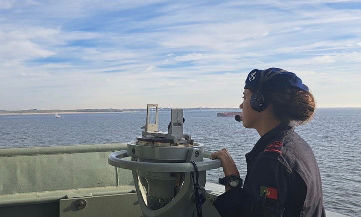 MarinhaPT's tweet photo. Após o seu período de treino, o NRP D. Francisco de Almeida saiu hoje para o mar.
Desejamos uma excelente navegação a toda a guarnição e uma boa semana a todos.

#marinhaportuguesa #nrpfranciscodealmeida #mar #boasemana https://t.co/3tskM3SzoX