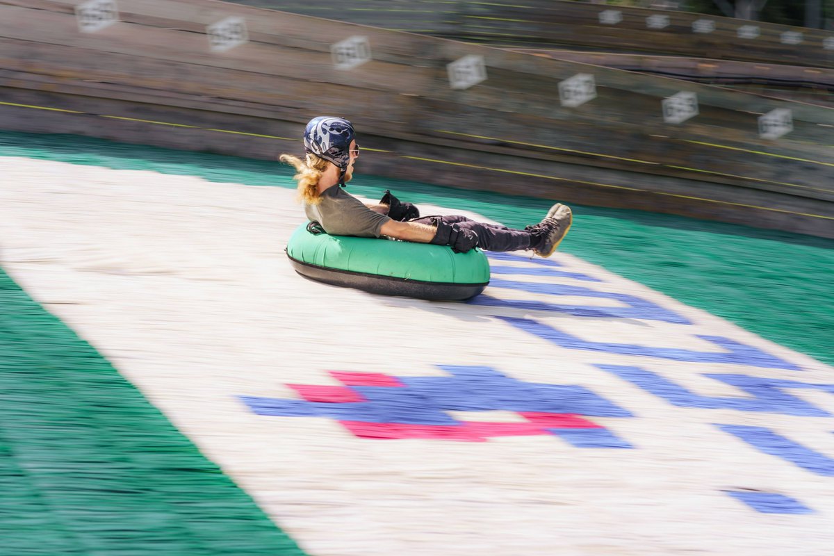 SmartEnergyLink's tweet image. In traumhafter Kulisse durften wir letzte Woche einen actiongeladenen Teamevent zusammen mit @elektroplanAG, ITLiNK und elektrolink AG erleben. Skispringen und Mountain Tubing haben uns Mut und/oder Können abverlangt.😉